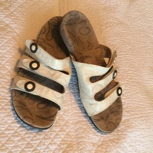 Orthaheel sandals